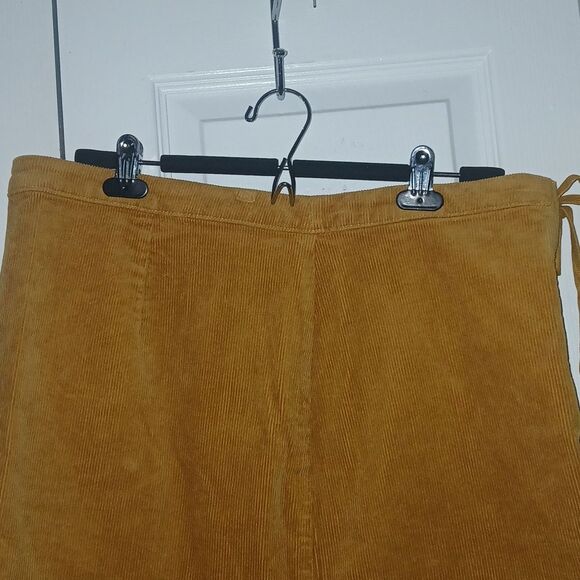 SO lace up mini corduroy mustard color fall winter mini skirt Sz 17 33W NWT - Picture 3 of 8